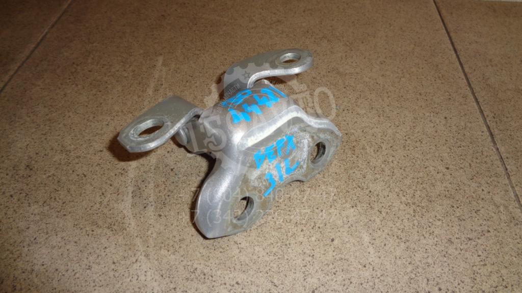 Петля двери задней левой верхняя, 1000 рублей, Пермь