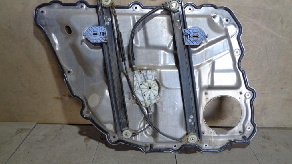 Стеклоподъемник задний правый, 900 рублей, Пермь