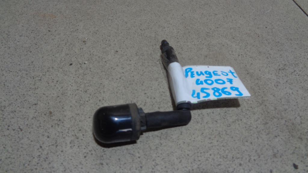 Форсунка омывателя заднего стекла, 500 рублей, Пермь