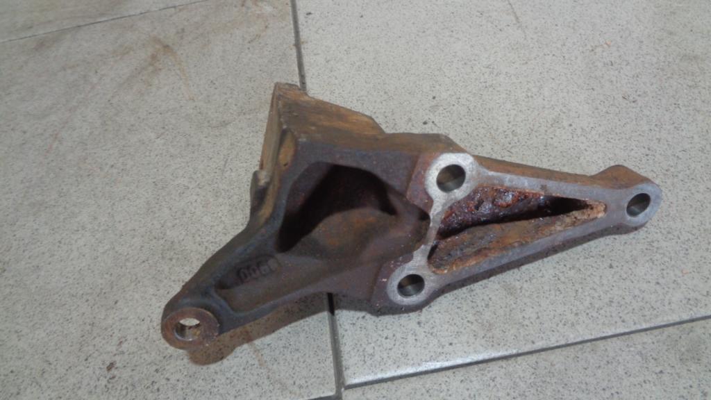 Кронштейн двигателя правый, 500 рублей, Пермь