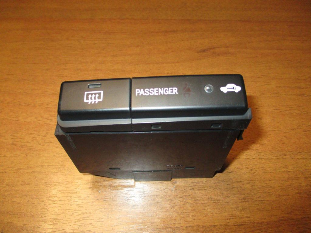 Кнопка обогрева заднего стекла, 500 рублей, Пермь