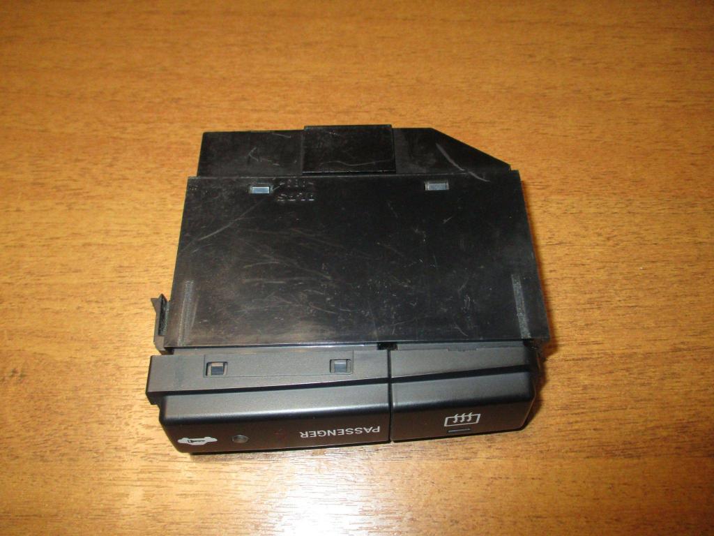 Кнопка обогрева заднего стекла, 500 рублей, Пермь