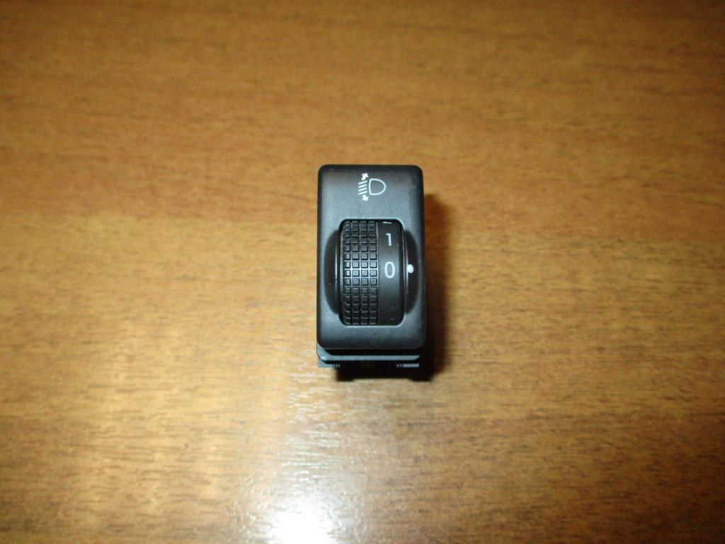 Кнопка корректора фар, 500 рублей, Пермь