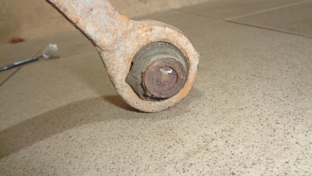 Кулак поворотный задний левый, 1000 рублей, Пермь