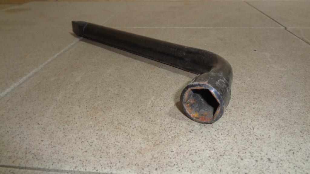 Ключ балонный, 600 рублей, Пермь