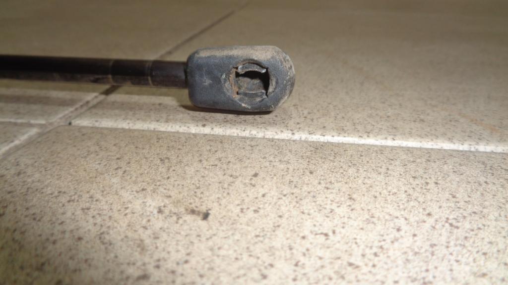 Амортизатор двери багажника, 500 рублей, Пермь