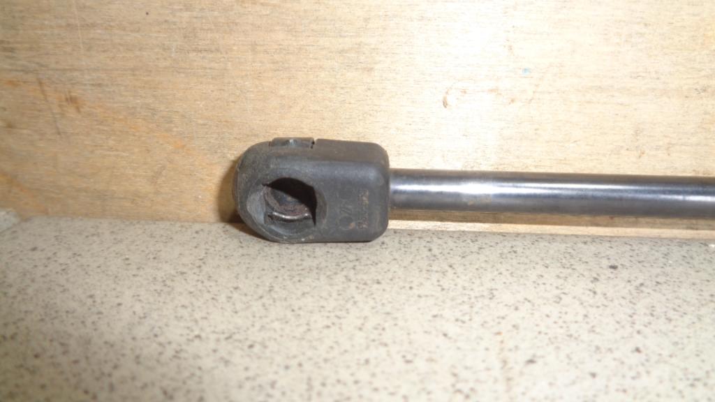 Амортизатор двери багажника, 500 рублей, Пермь