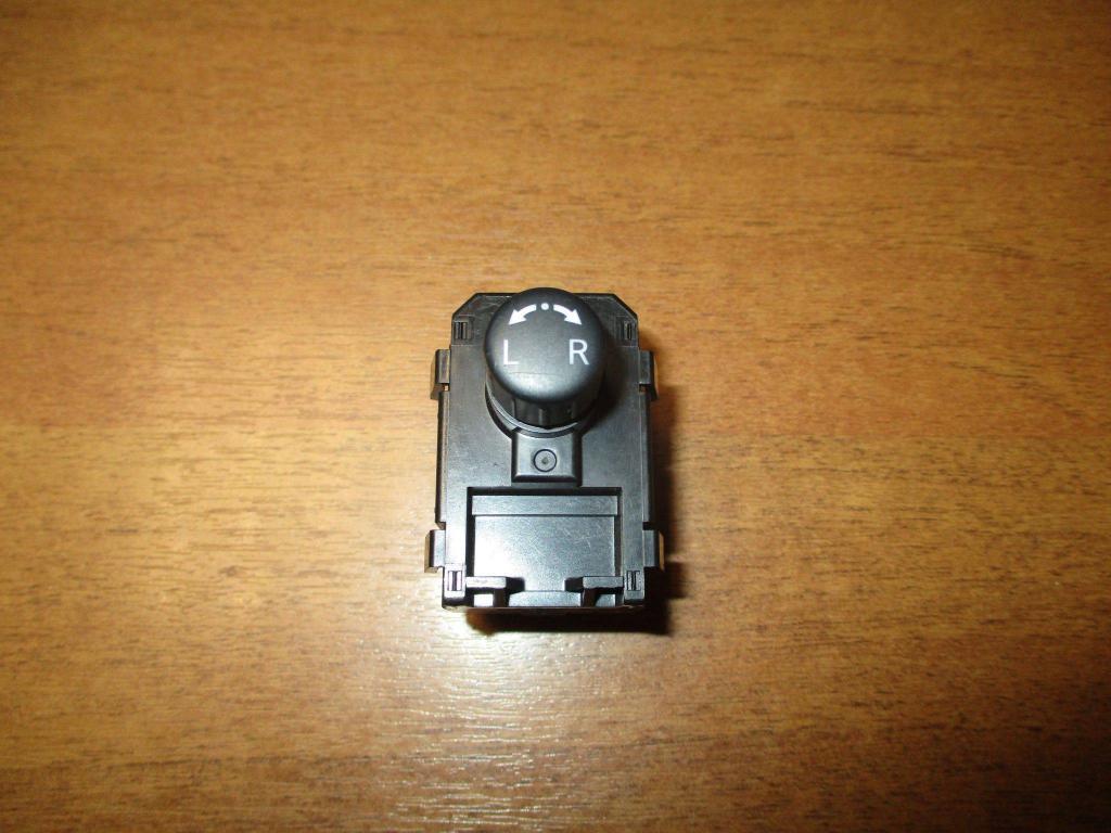 Переключатель регулировки зеркала, 500 рублей, Пермь