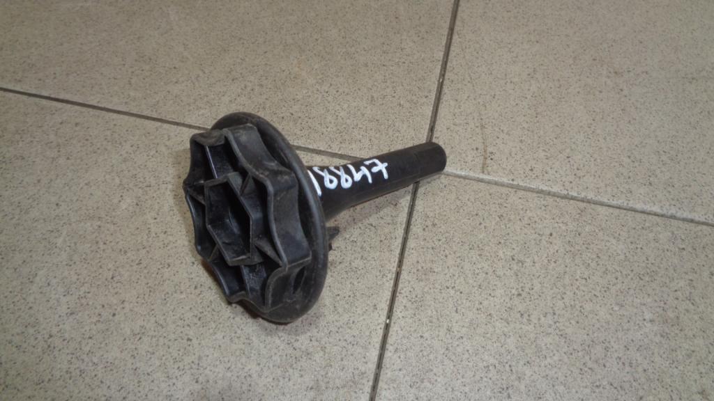 Болт крепления запасного колеса, 500 рублей, Пермь