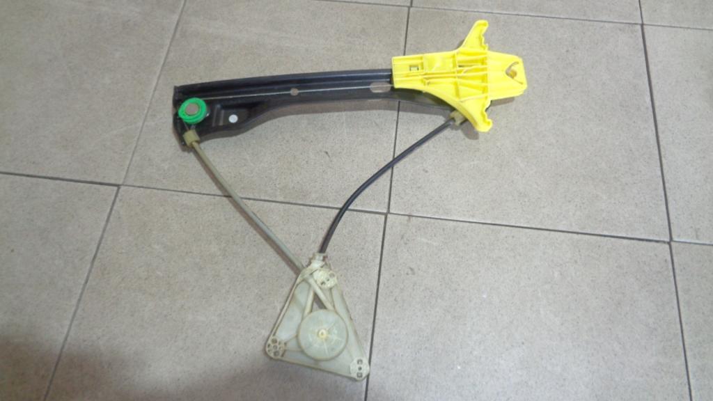 Стеклоподъемник задний правый, 800 рублей, Пермь