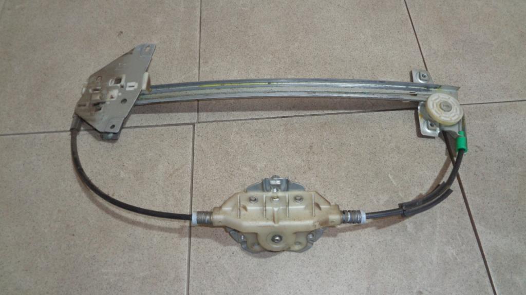 Стеклоподъемник механический задний правый, 500 рублей, Пермь