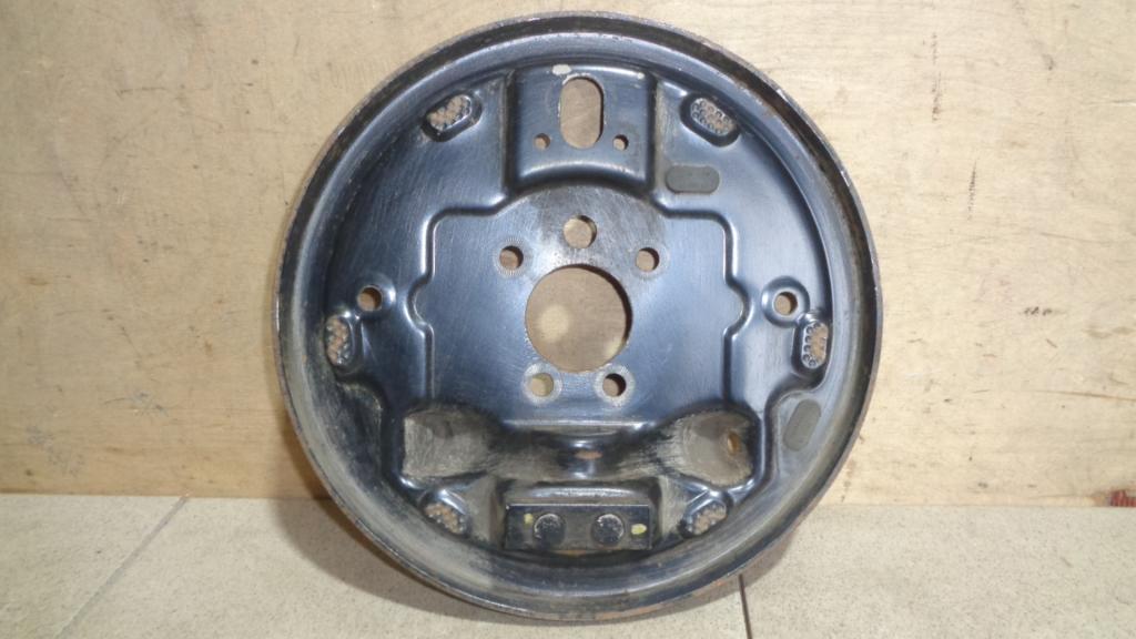 Щит опорный задний правый, 1000 рублей, Пермь