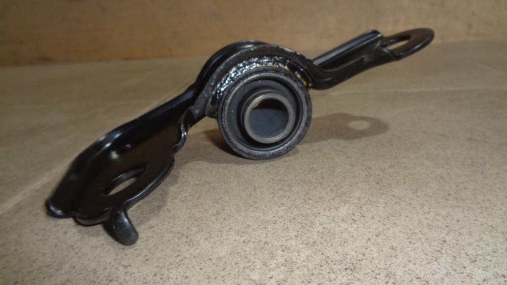 Сайлентблок переднего рычага задний правый, 1000 рублей, Пермь