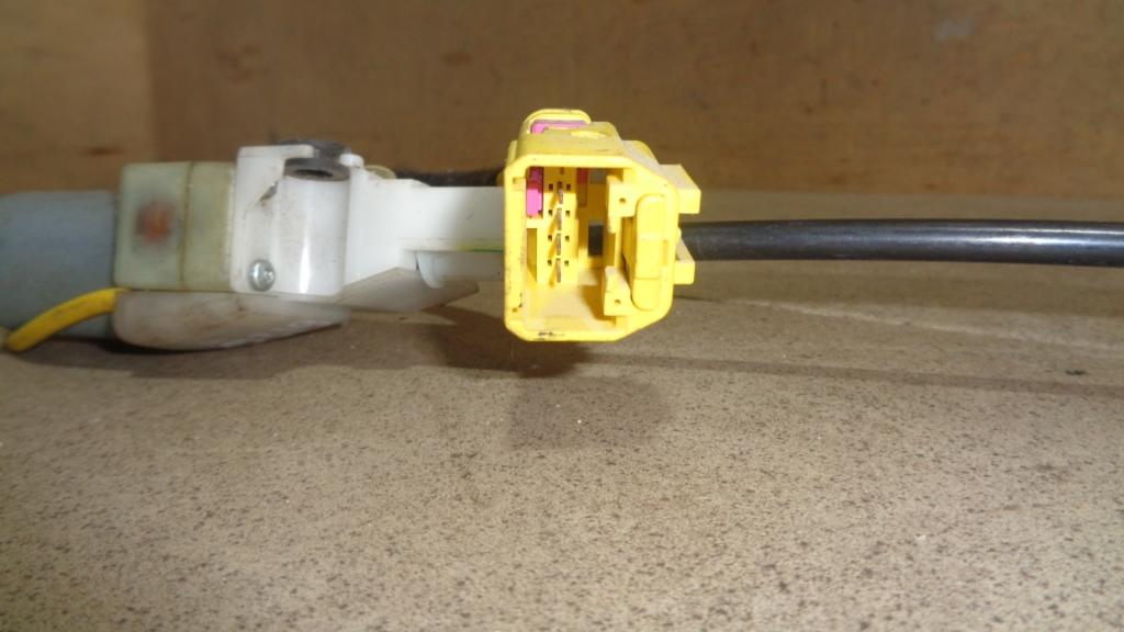 Моторчик подачи ремня безопасности, 1000 рублей, Пермь