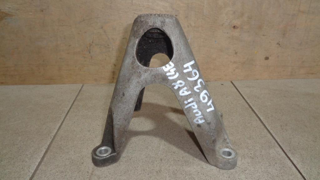 Кронштейн двигателя левый, 2000 рублей, Пермь