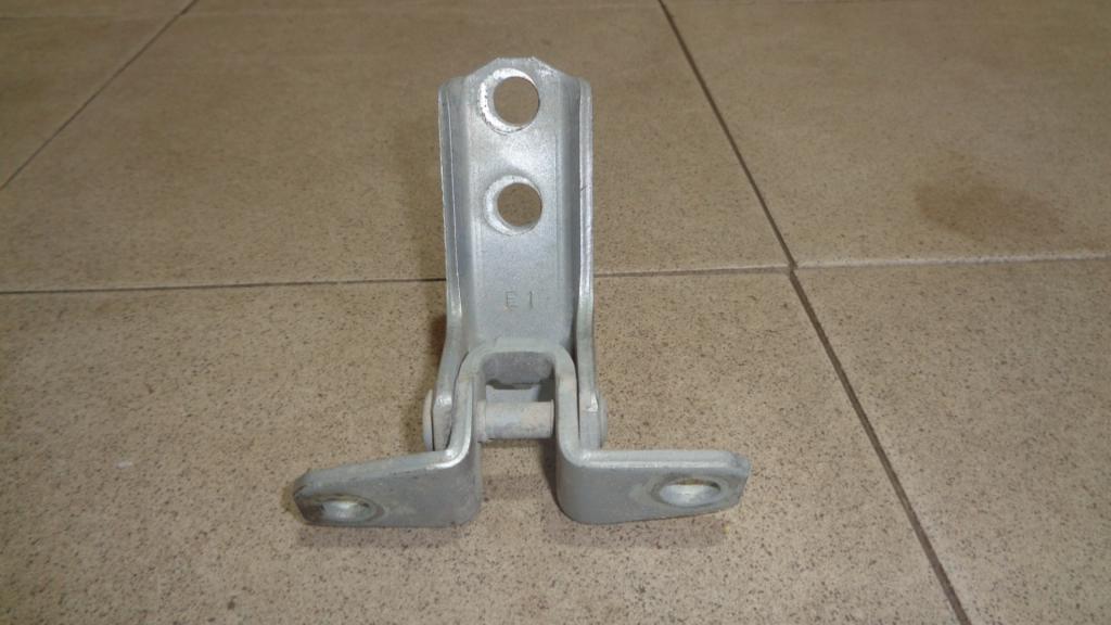 Петля двери передней левой нижняя, 550 рублей, Пермь