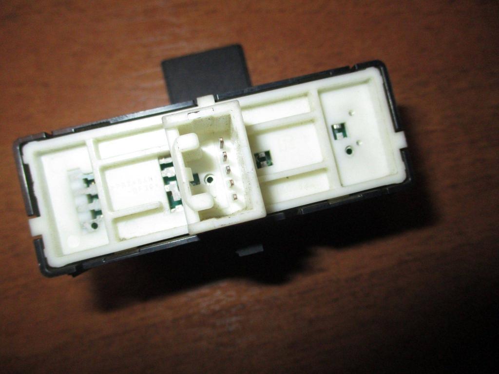 Кнопка освещения панели приборов, 2000 рублей, Пермь