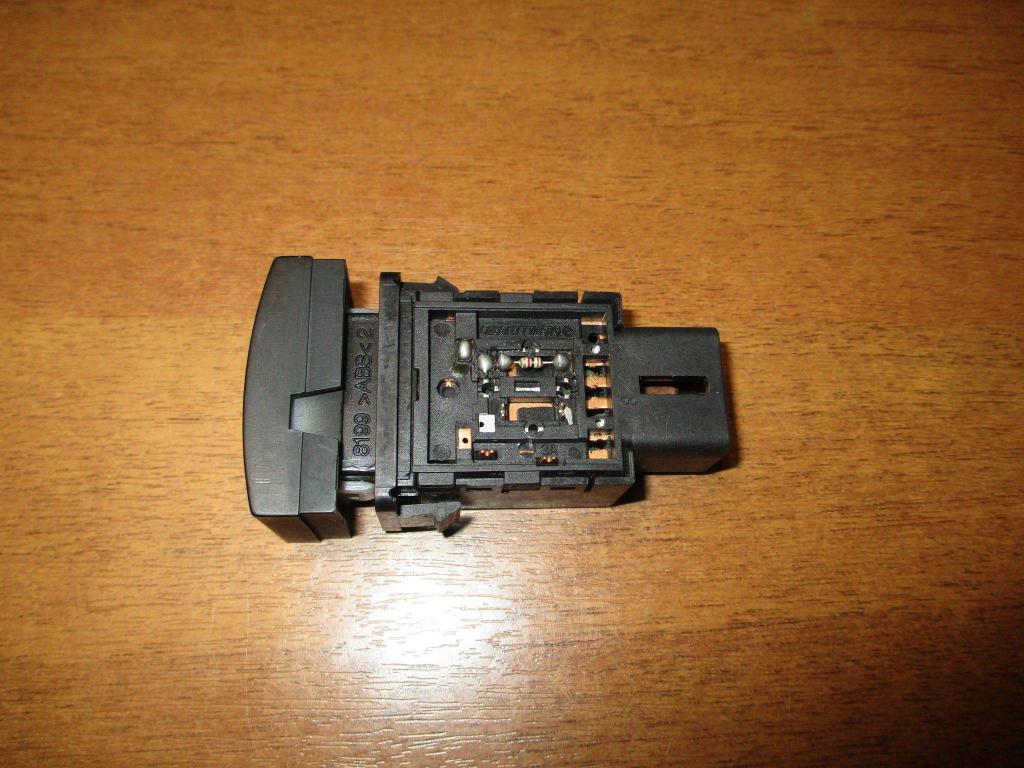 Кнопка антипробуксовочной системы, 500 рублей, Пермь