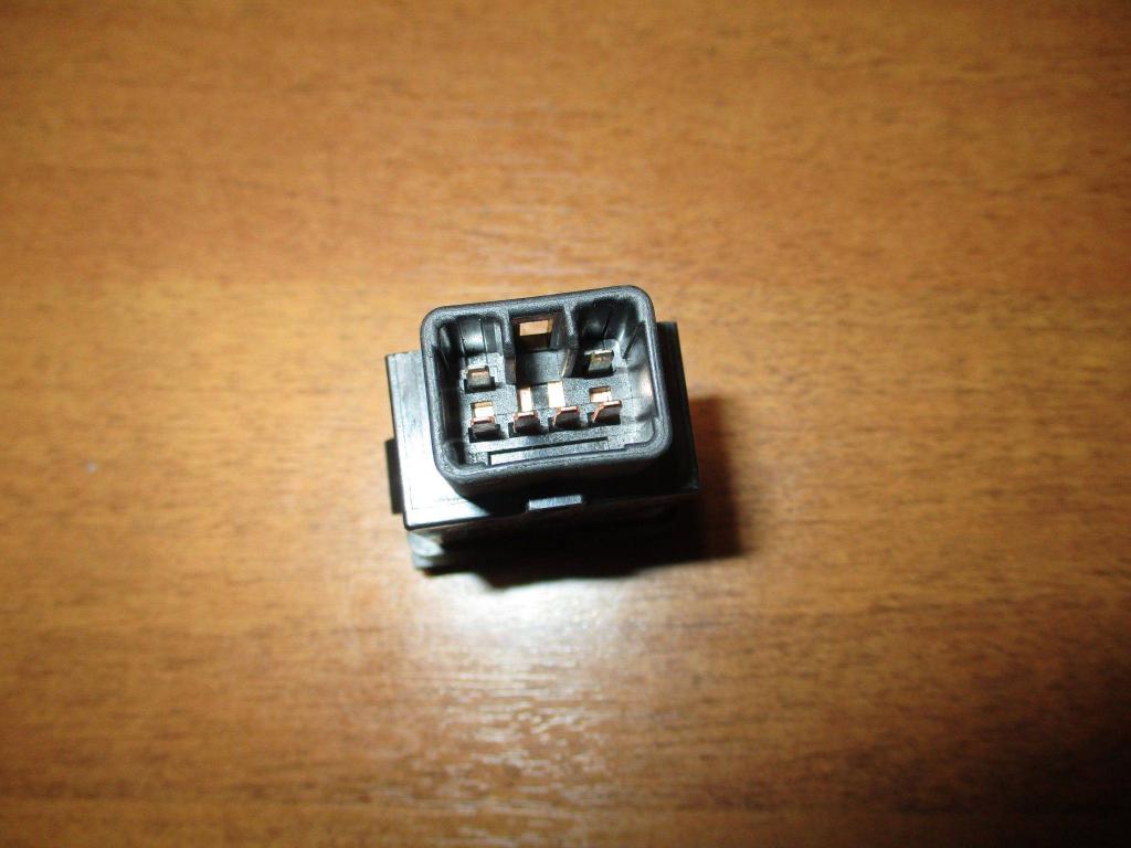 Кнопка антипробуксовочной системы, 500 рублей, Пермь