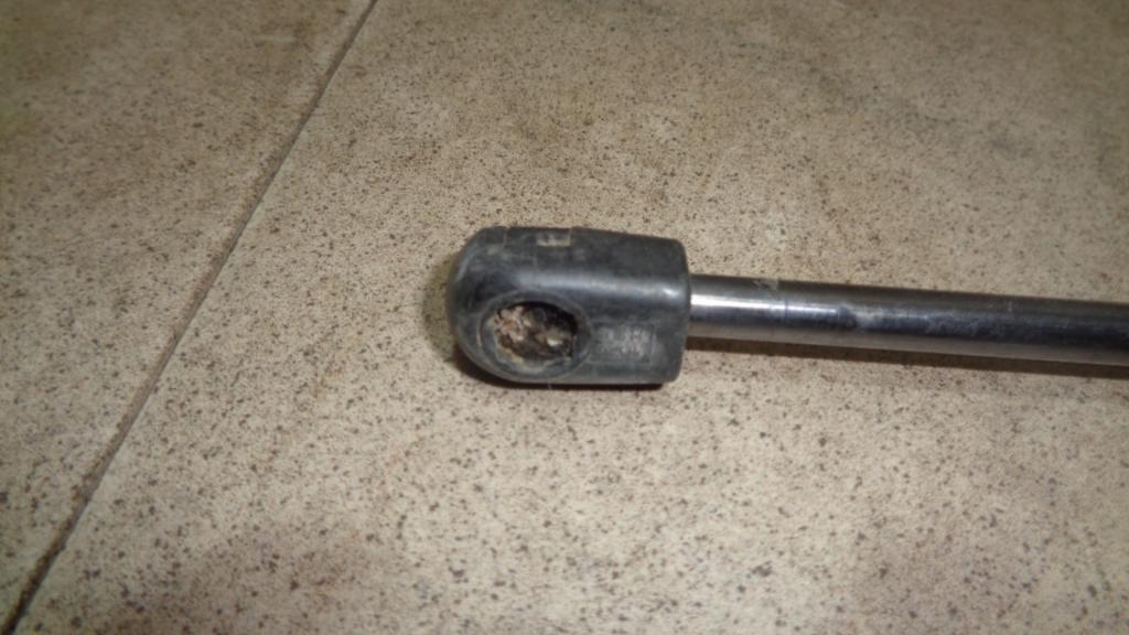 Амортизатор двери багажника, 500 рублей, Пермь