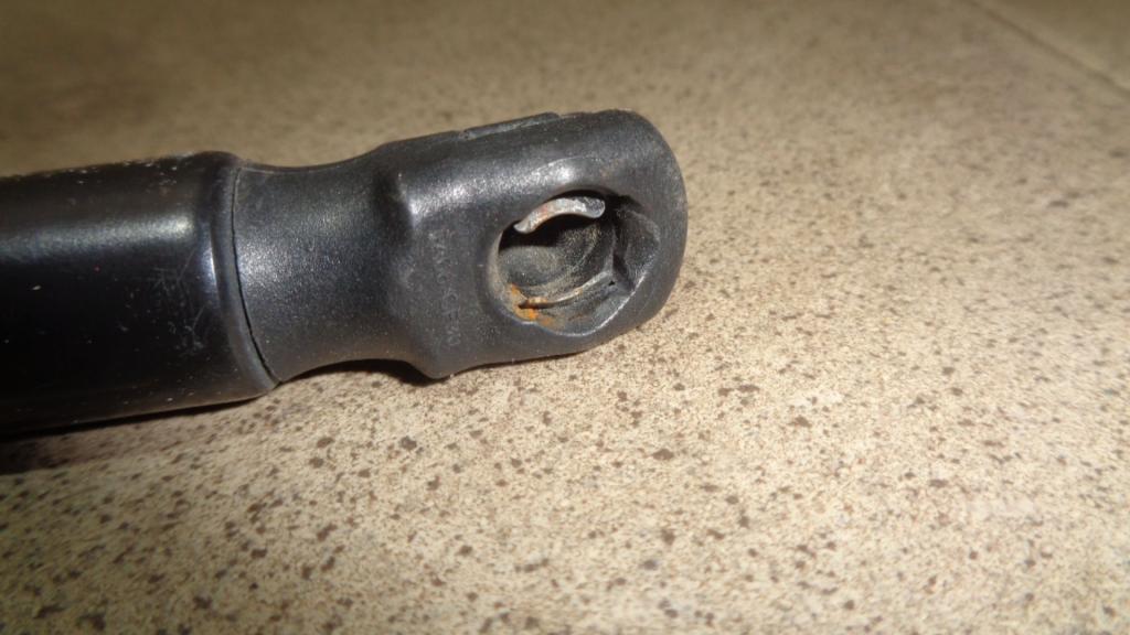 Амортизатор двери багажника, 500 рублей, Пермь