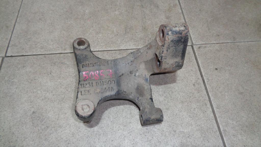 Кронштейн двигателя правый, 600 рублей, Пермь