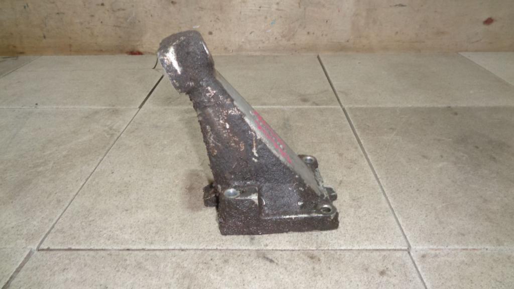 Кронштейн двигателя левый, 1000 рублей, Пермь