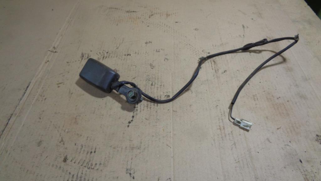 Ответная часть ремня безопасности, 1000 рублей, Пермь