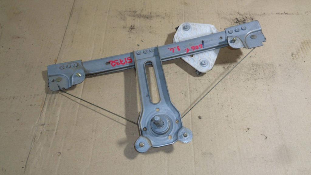 Стеклоподъемник механический задний левый, 500 рублей, Пермь