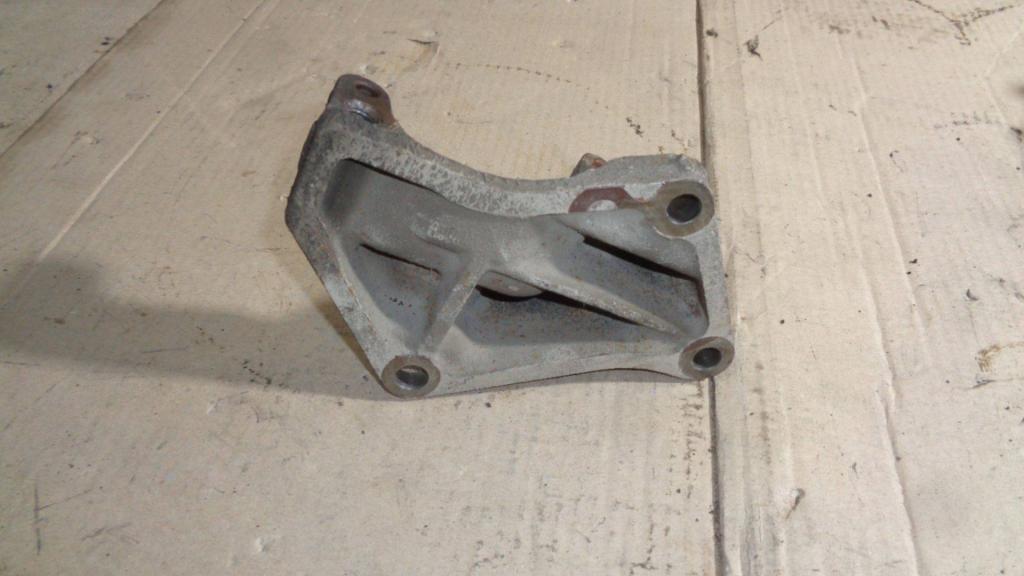 Кронштейн двигателя правый, 1500 рублей, Пермь