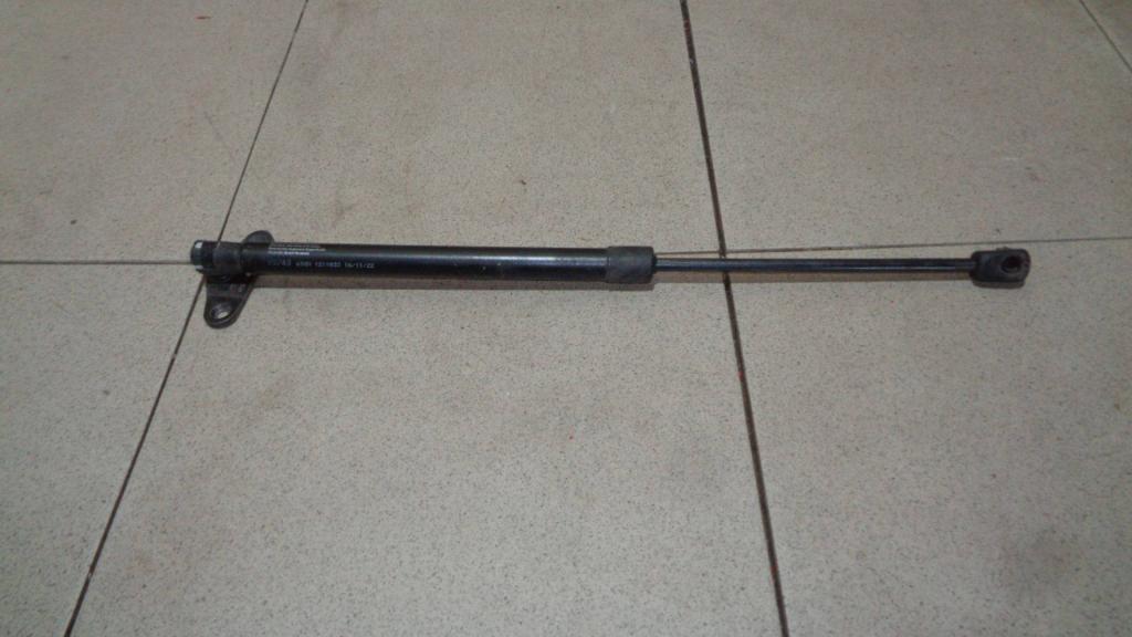 Амортизатор двери багажника, 500 рублей, Пермь