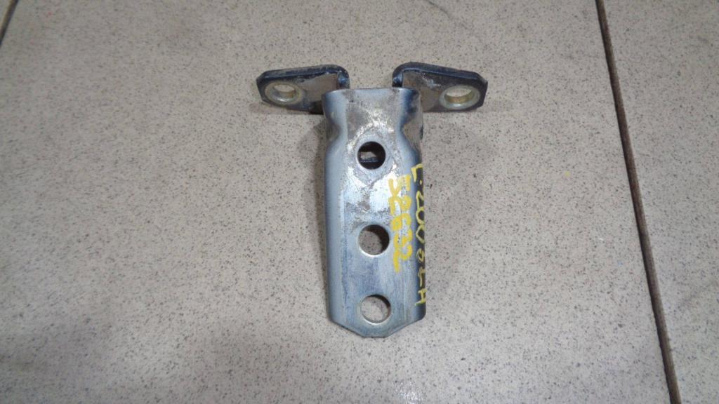 Петля двери задней левой нижняя, 1000 рублей, Пермь