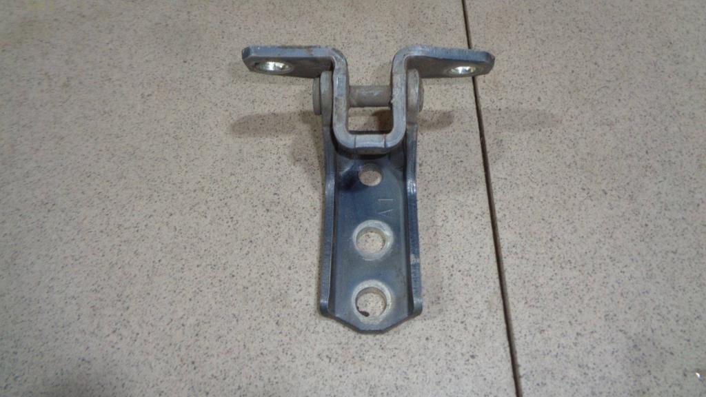 Петля двери передней правой верхняя, 1000 рублей, Пермь