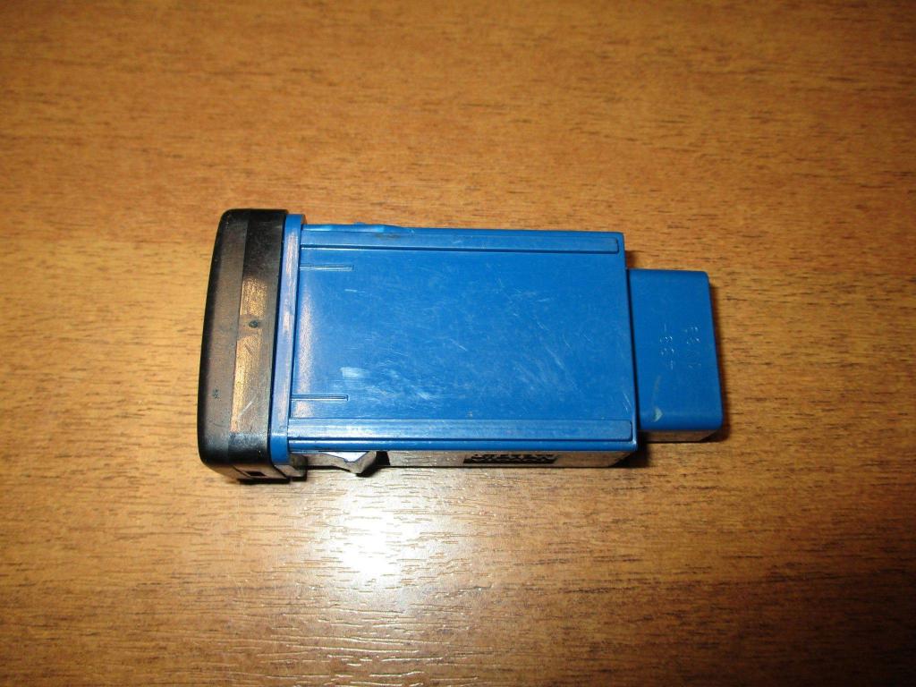 Кнопка освещения панели приборов, 500 рублей, Пермь