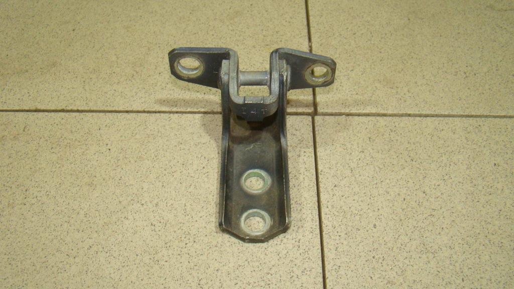 Петля двери передней правой верхняя, 500 рублей, Пермь