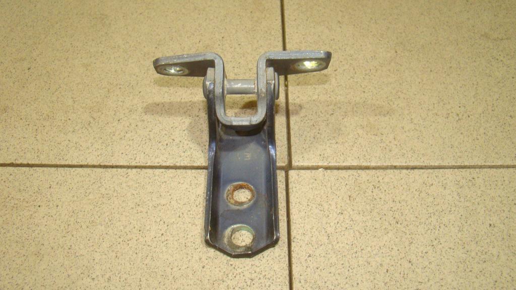 Петля двери передней правой нижняя, 500 рублей, Пермь