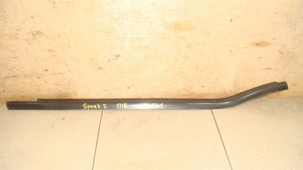 Накладка стекла переднего правого, 500 рублей, Пермь