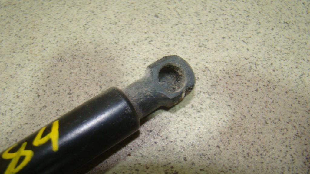 Амортизатор двери багажника, 500 рублей, Пермь