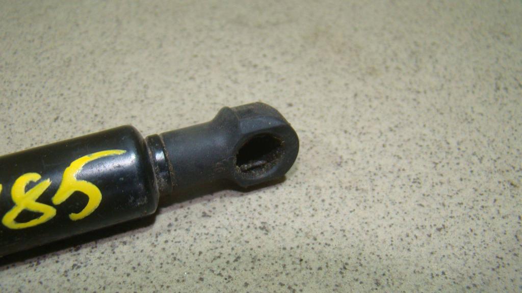 Амортизатор стекла багажника, 500 рублей, Пермь