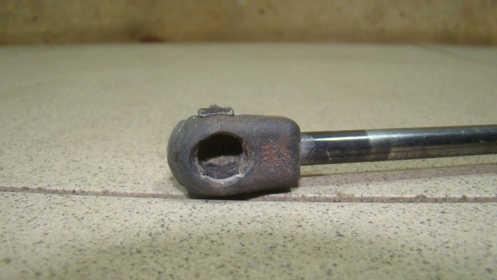 Амортизатор двери багажника, 500 рублей, Пермь