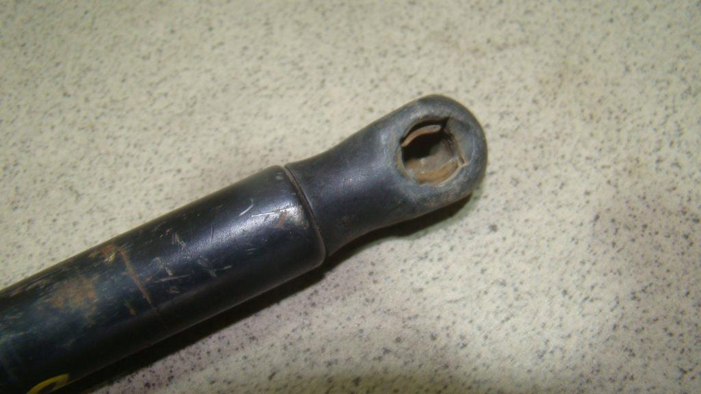 Амортизатор двери багажника, 500 рублей, Пермь