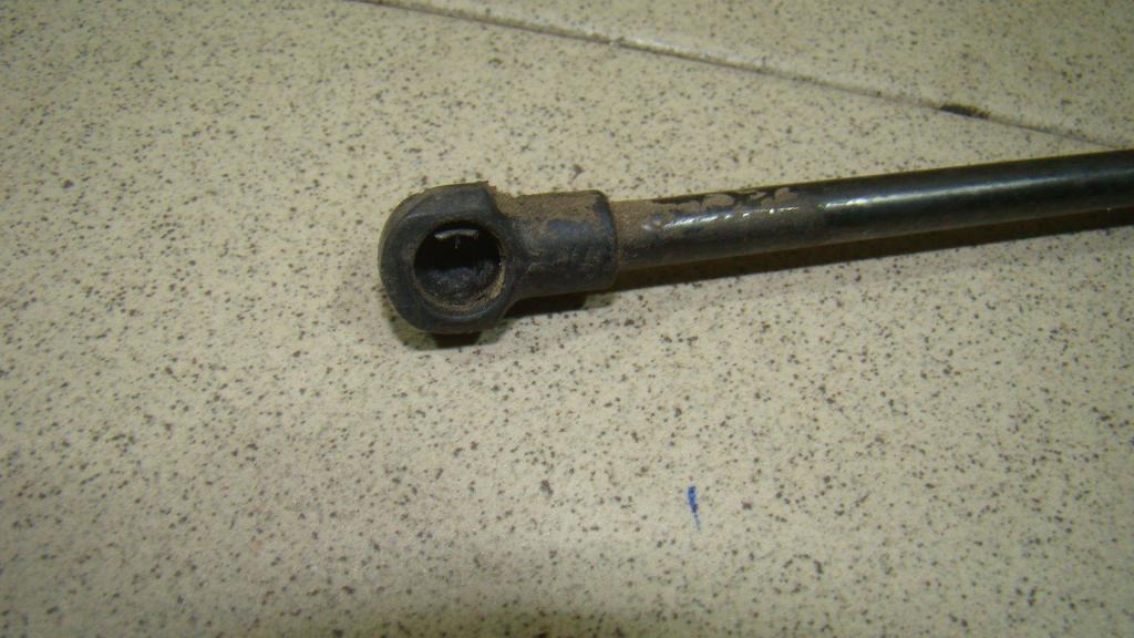 Амортизатор стекла багажника, 500 рублей, Пермь