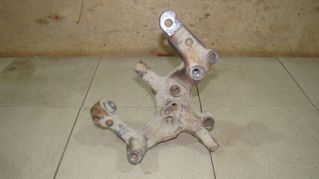 Кулак поворотный задний правый, 2000 рублей, Пермь