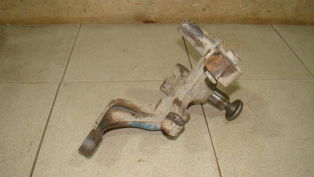 Кулак поворотный задний правый, 2000 рублей, Пермь