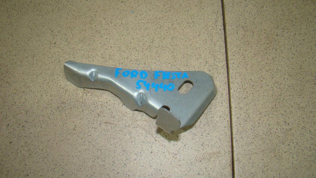 Кронштейн замка капота, 500 рублей, Пермь