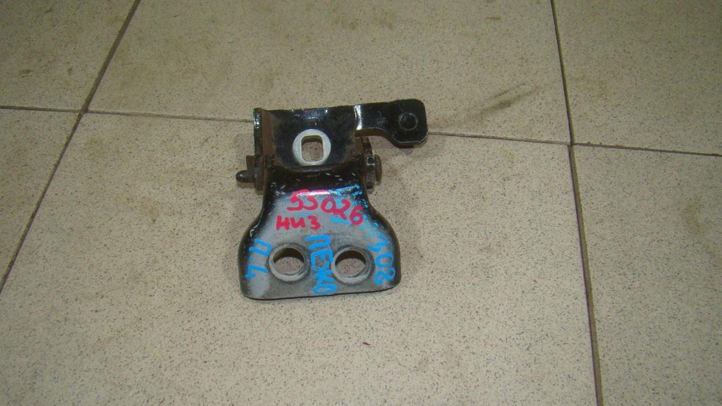 Петля двери передней левой нижняя, 500 рублей, Пермь