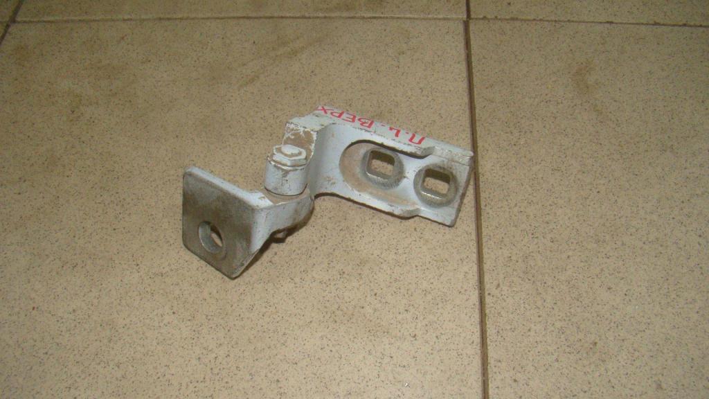 Петля двери передней левой верхняя, 500 рублей, Пермь