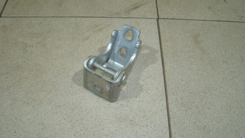 Петля двери передней левой верхняя, 500 рублей, Пермь