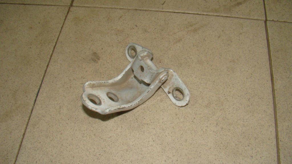 Петля двери передней левой верхняя, 1000 рублей, Пермь