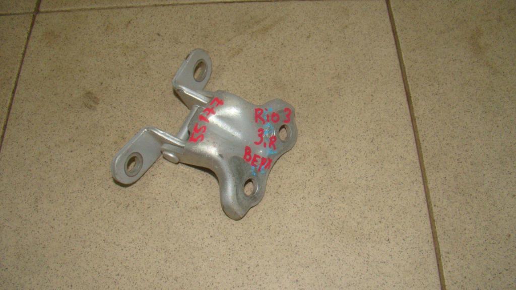 Петля двери задней правой верхняя, 500 рублей, Пермь